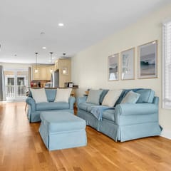 21 Blaine Ave #22