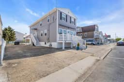 229 Carteret Unit 2 - Image 2