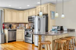 21 Blaine Ave #22 - Image 3