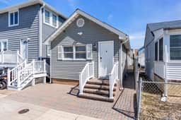 120 Blaine Ave Unit B - Image 2