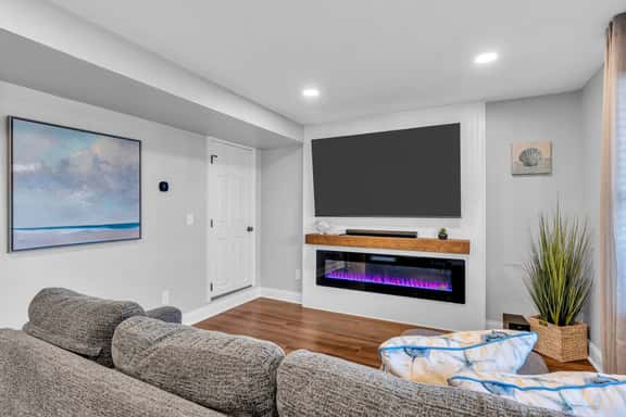 134 Blaine Unit #1 - Image 1