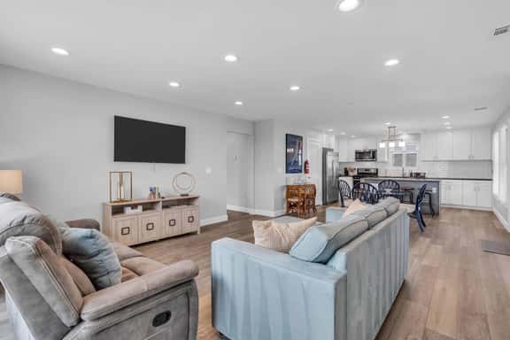 302 Lincoln Unit #2 - Image 1