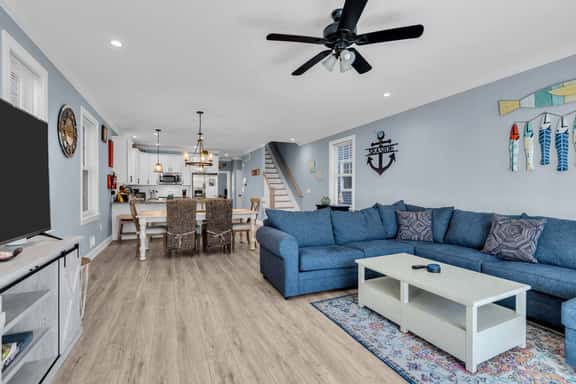 224 Sherman Ave - Image 1