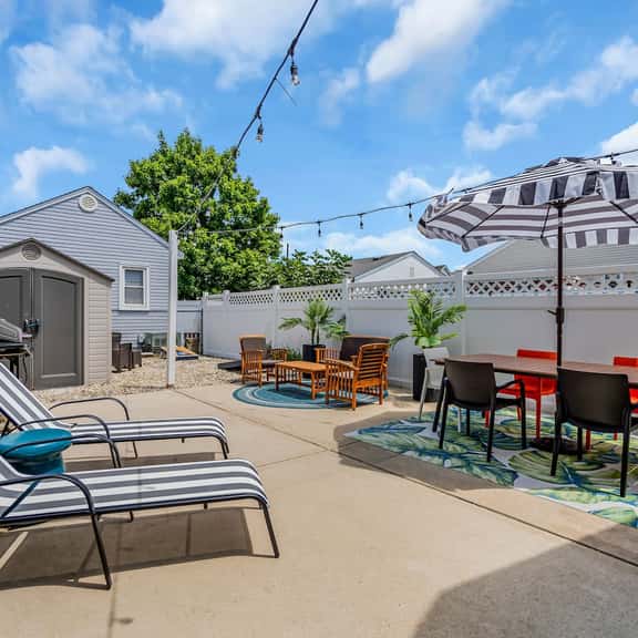 246 Sherman Ave - Image 1
