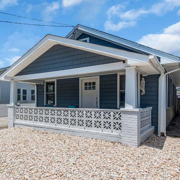 202 15th Ave (Whole House) - Image 1