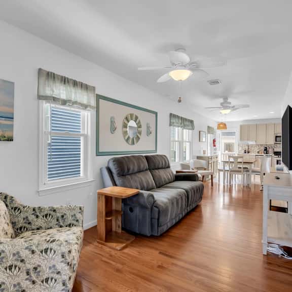 307 Webster Ave Unit A - Image 1