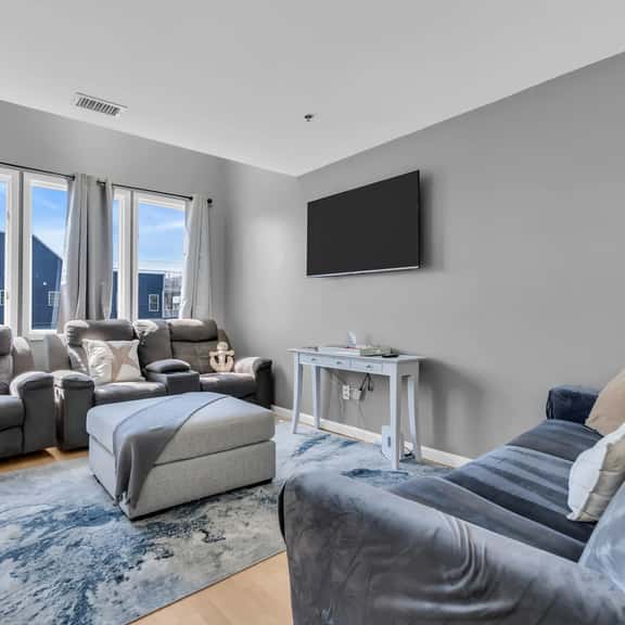 131 Hiering Ave #10 - Image 1