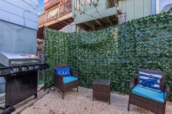 217 DuPont - Image 4