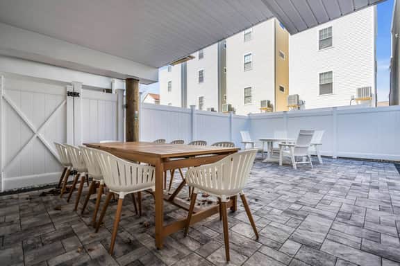 206 Kearny - Image 4