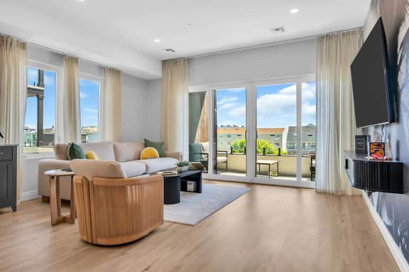 401 Blvd #306 - Image 2